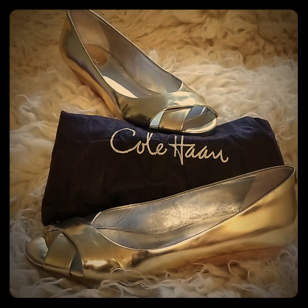 Cole Haan Metalic Gold Wedge size 7.5 AA
